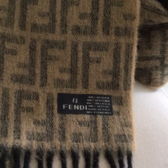 FENDI SCARF - Picture 4 of 4